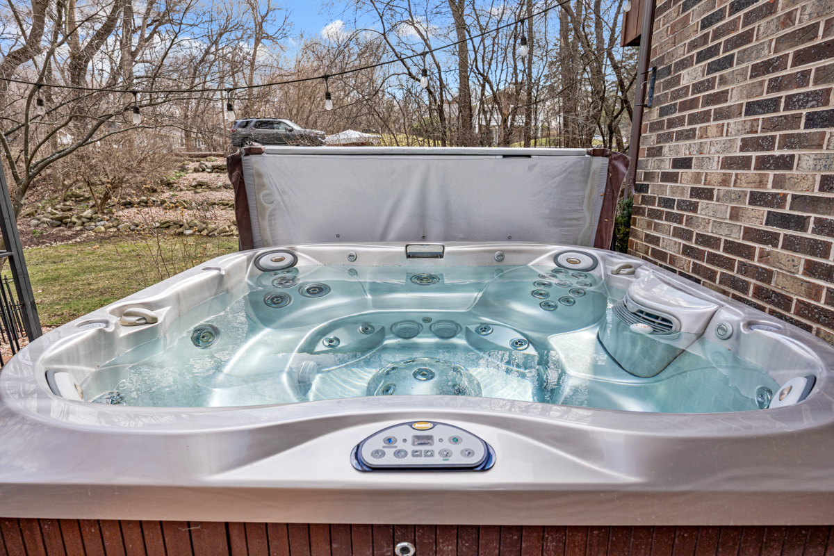 9706 Fox Shores Drive, Algonquin, IL 60102