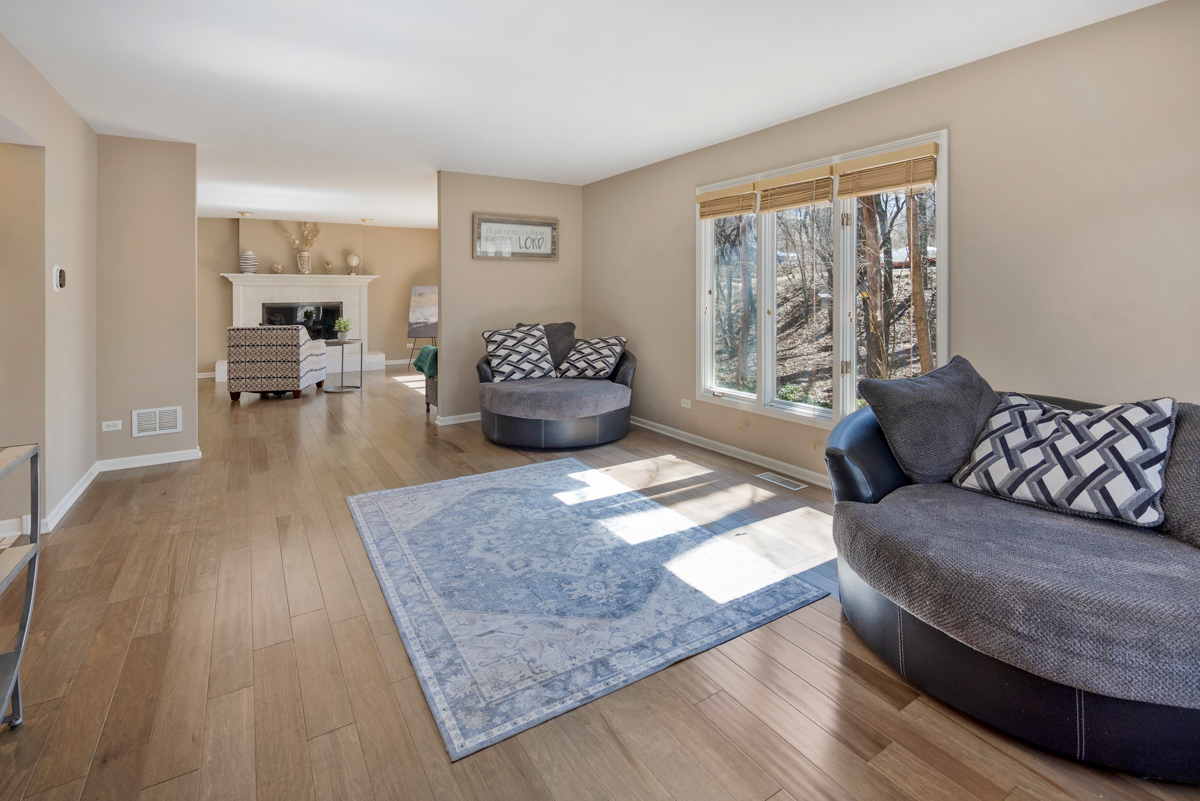 9706 Fox Shores Drive, Algonquin, IL 60102