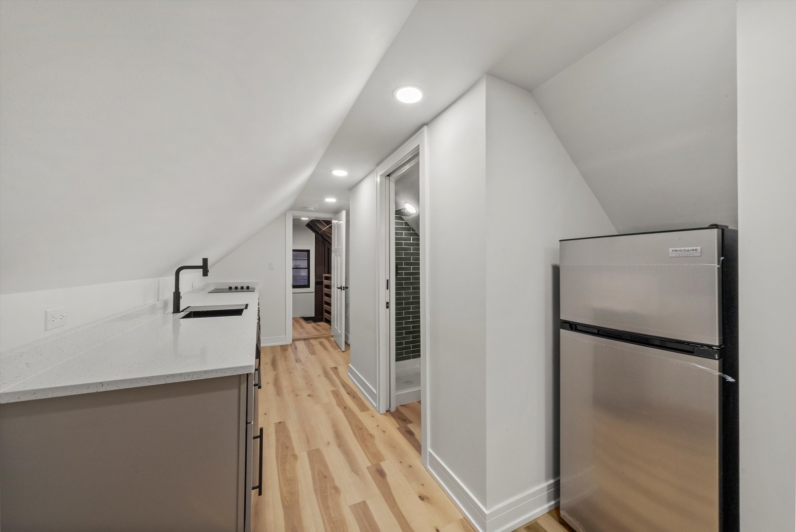 1040 W 34th Place, Chicago, IL 60608