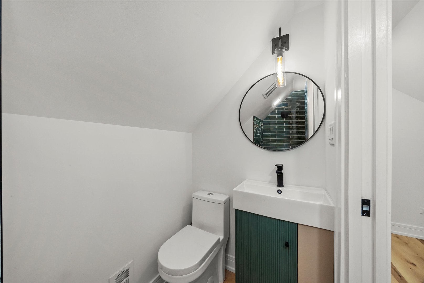 1040 W 34th Place, Chicago, IL 60608