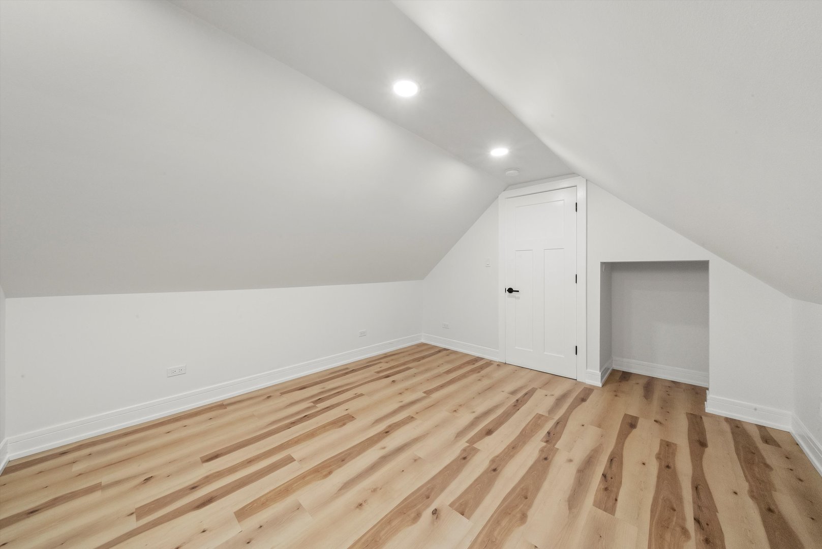 1040 W 34th Place, Chicago, IL 60608