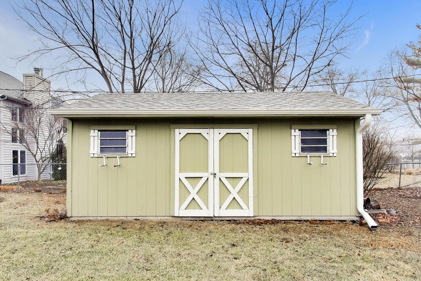 27W734 Parkview Avenue, Warrenville, IL 60555