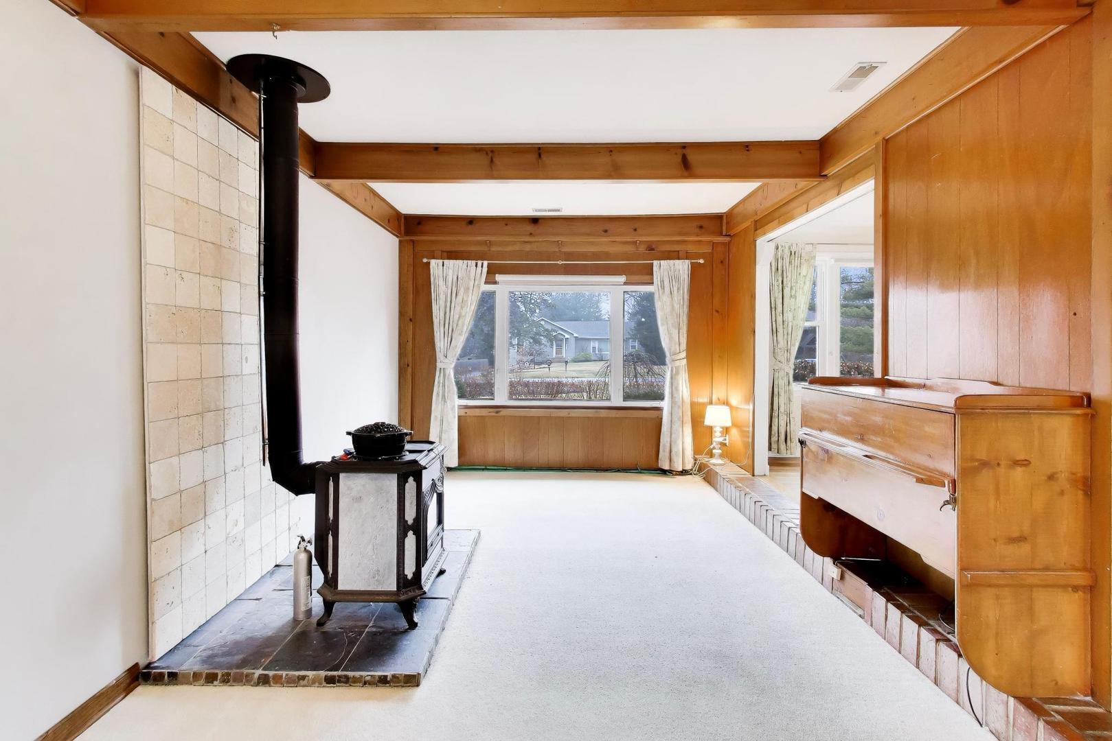 27W734 Parkview Avenue, Warrenville, IL 60555