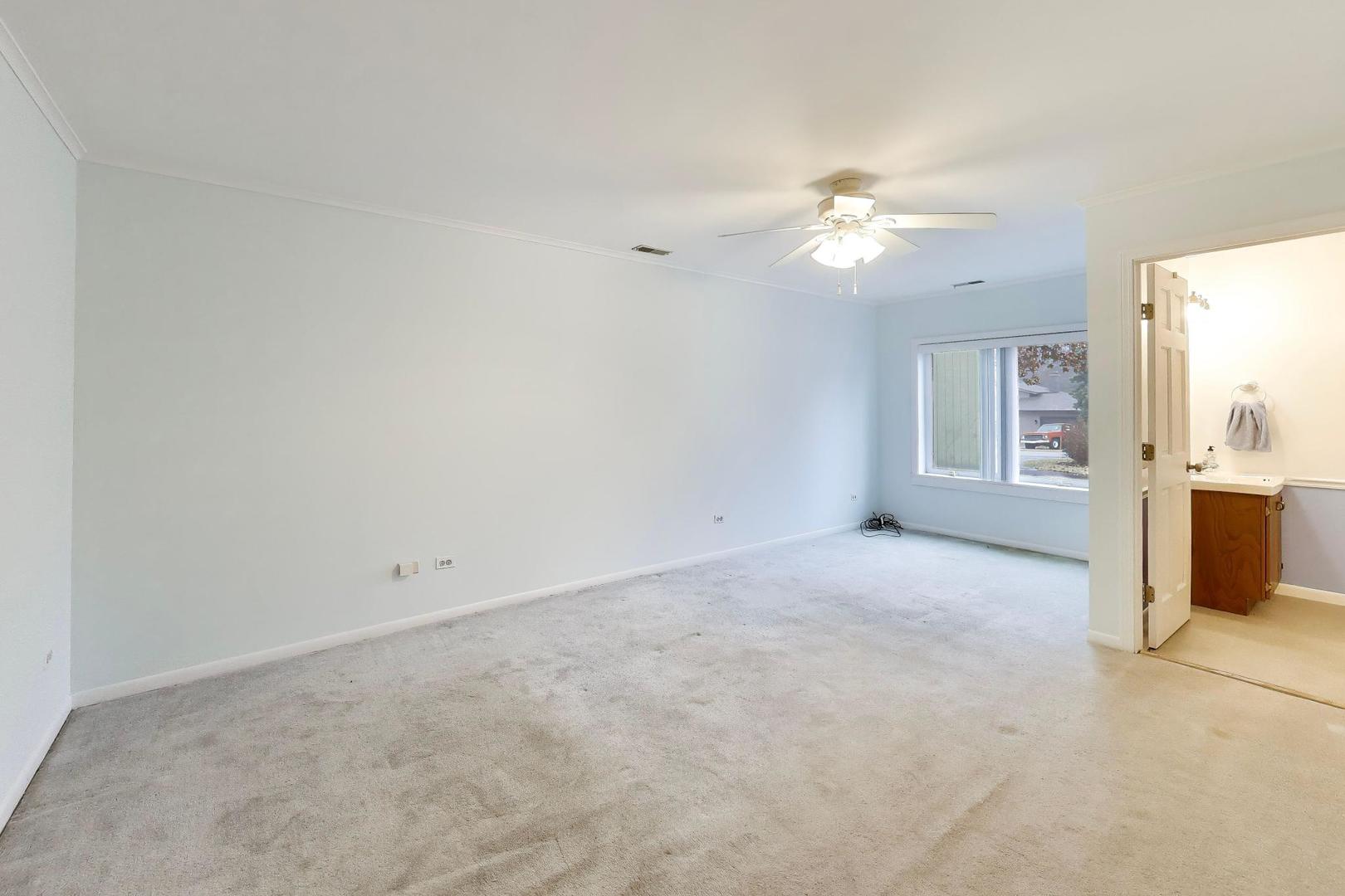 27W734 Parkview Avenue, Warrenville, IL 60555