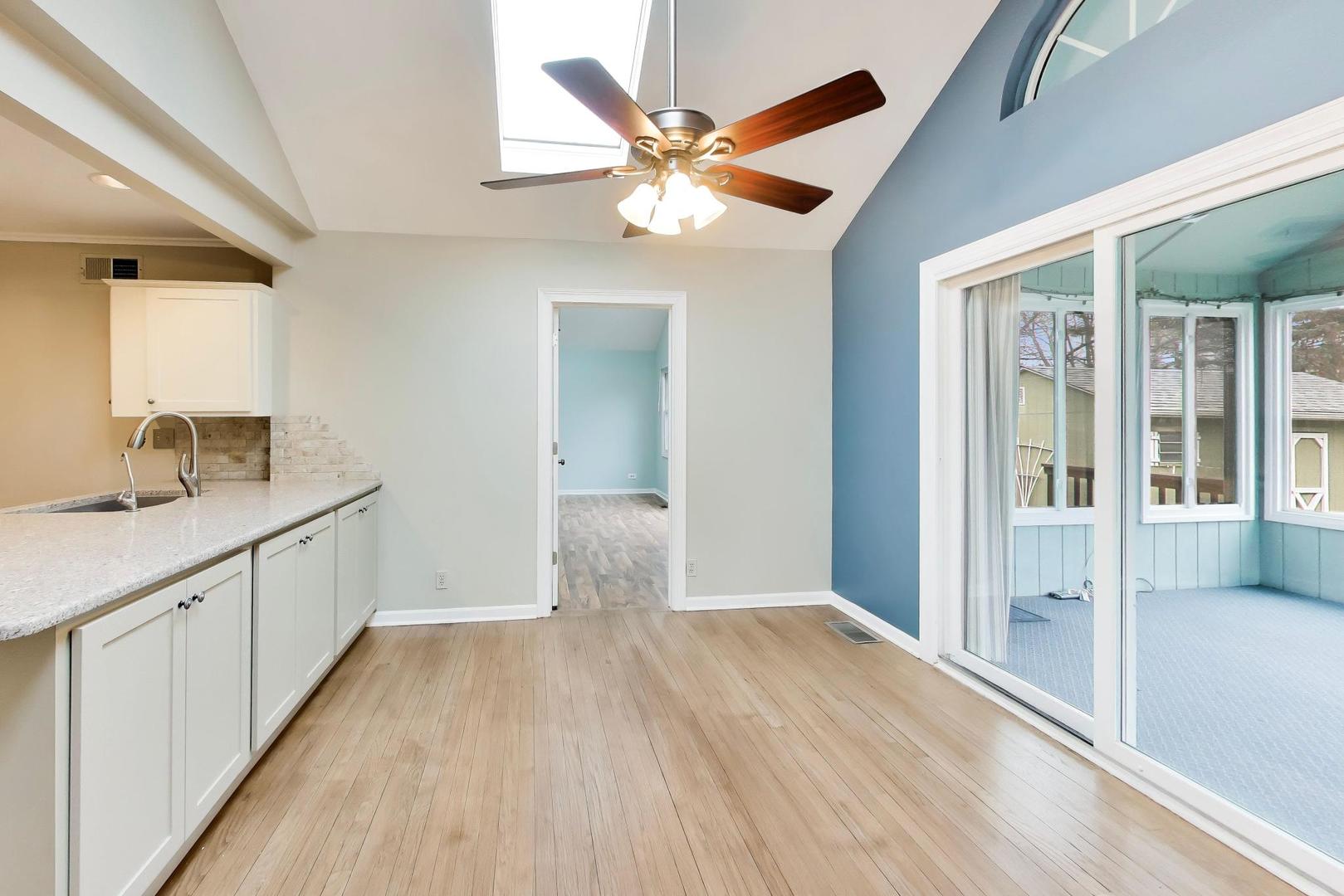 27W734 Parkview Avenue, Warrenville, IL 60555