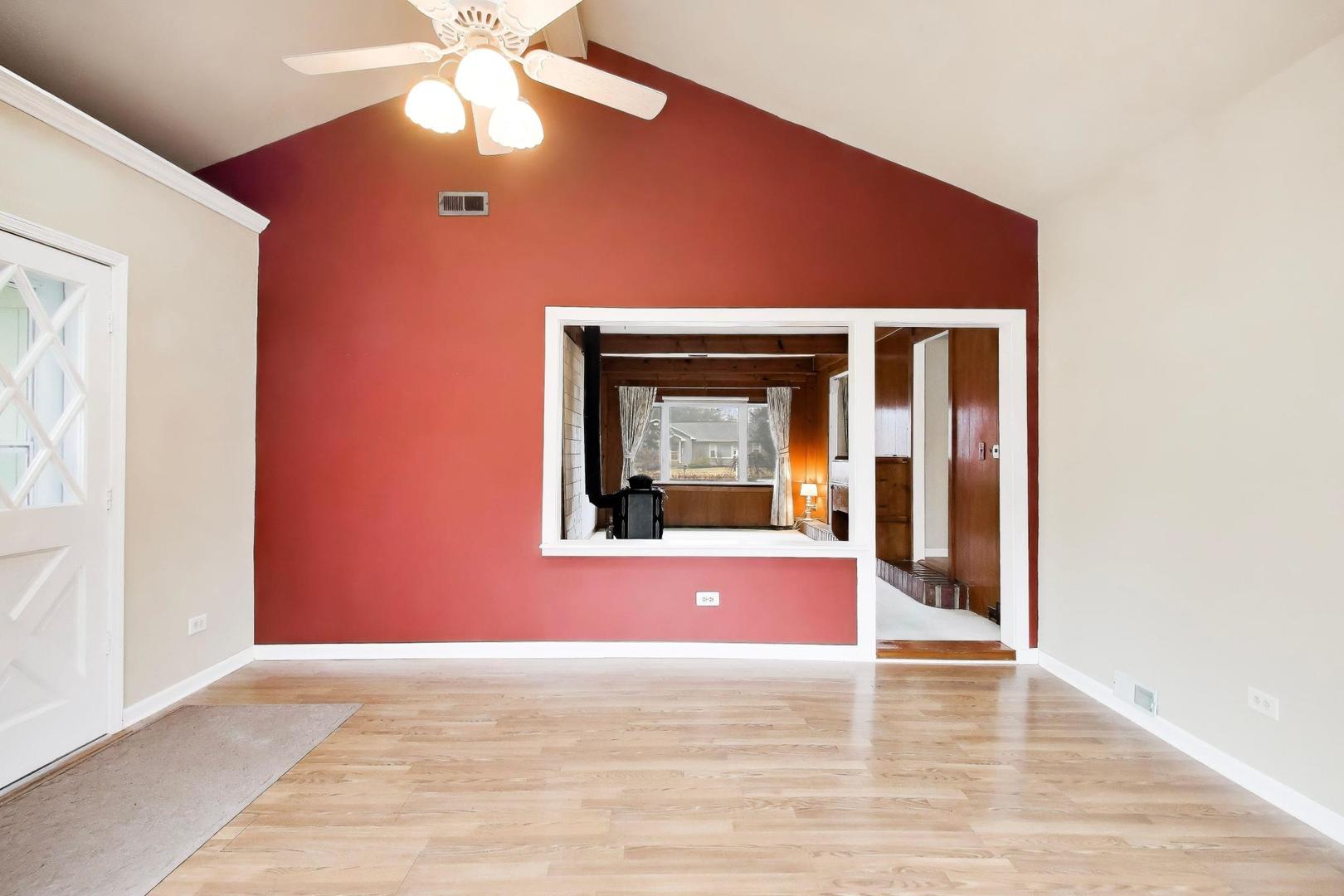 27W734 Parkview Avenue, Warrenville, IL 60555