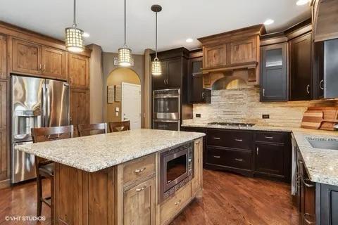 3179 Kingbird Lane, Naperville, IL 60564