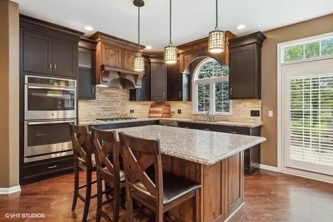 3179 Kingbird Lane, Naperville, IL 60564