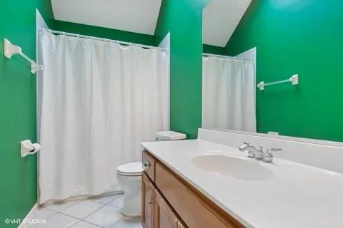 3179 Kingbird Lane, Naperville, IL 60564