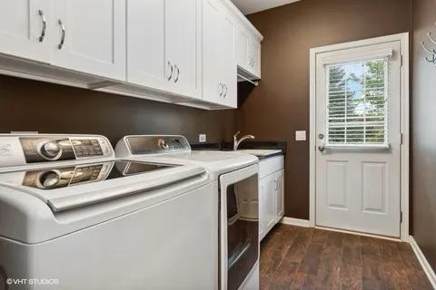 3179 Kingbird Lane, Naperville, IL 60564