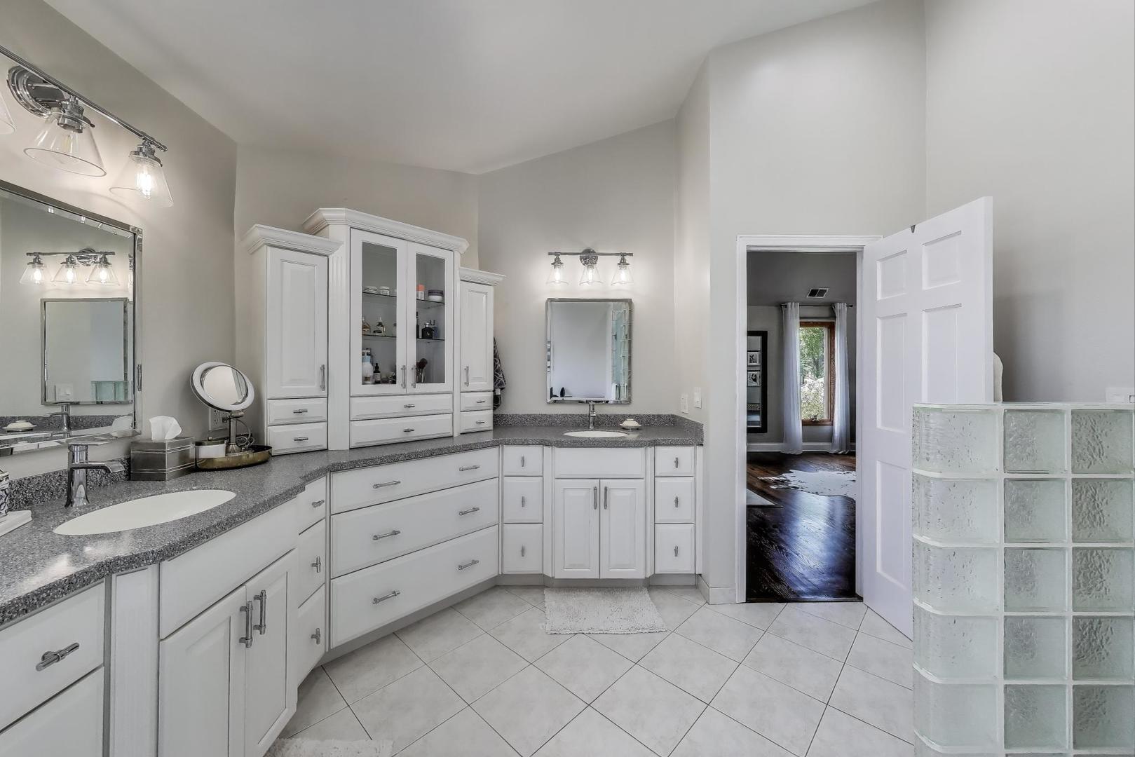 775 Summer Isle Lane, Inverness, IL 60010