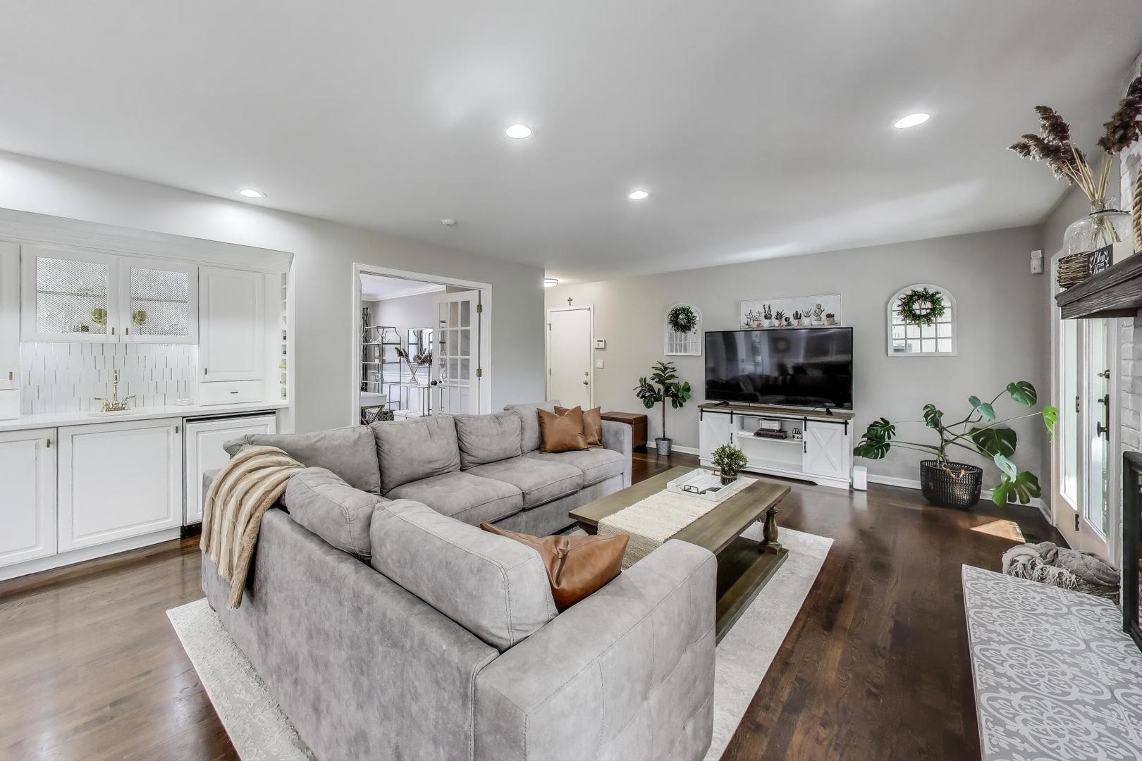 775 Summer Isle Lane, Inverness, IL 60010