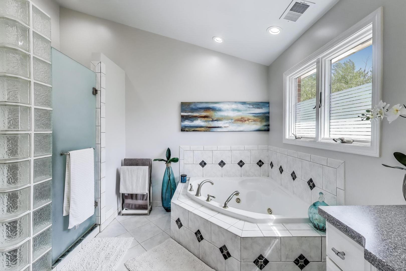 775 Summer Isle Lane, Inverness, IL 60010