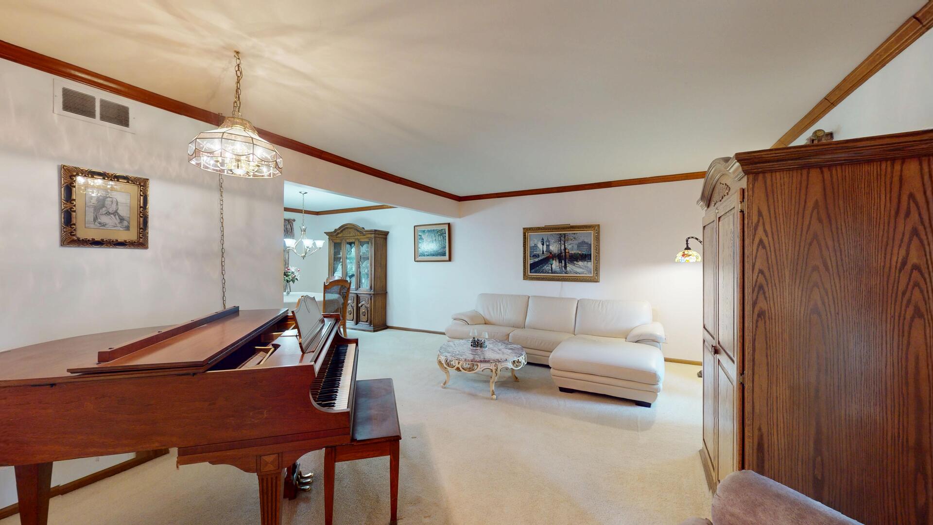 1705 Hawkins Avenue, Downers Grove, IL 60516