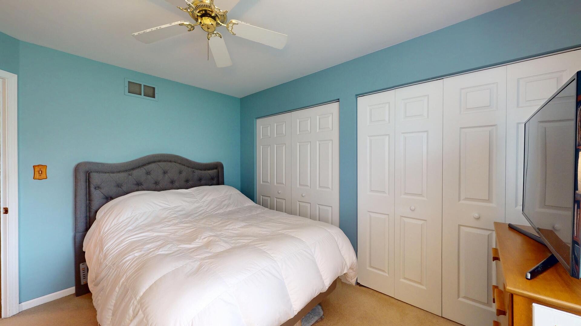 1705 Hawkins Avenue, Downers Grove, IL 60516