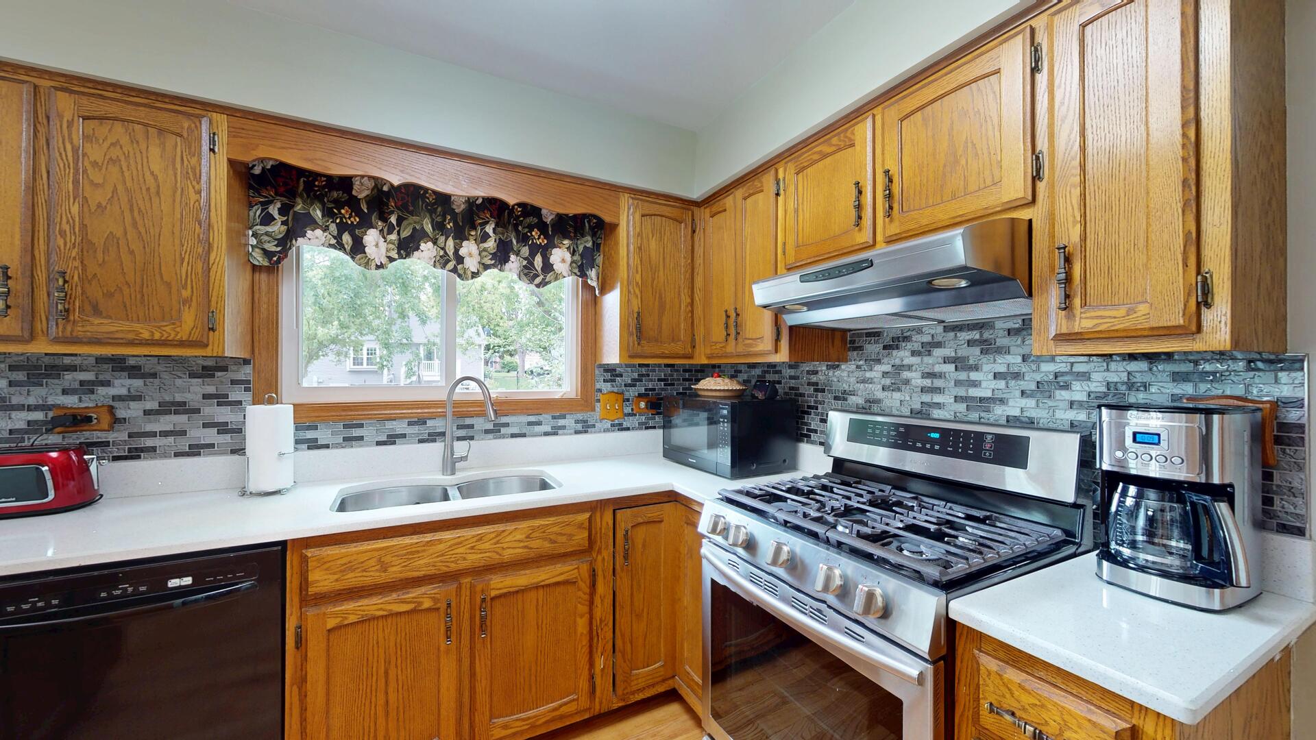 1705 Hawkins Avenue, Downers Grove, IL 60516