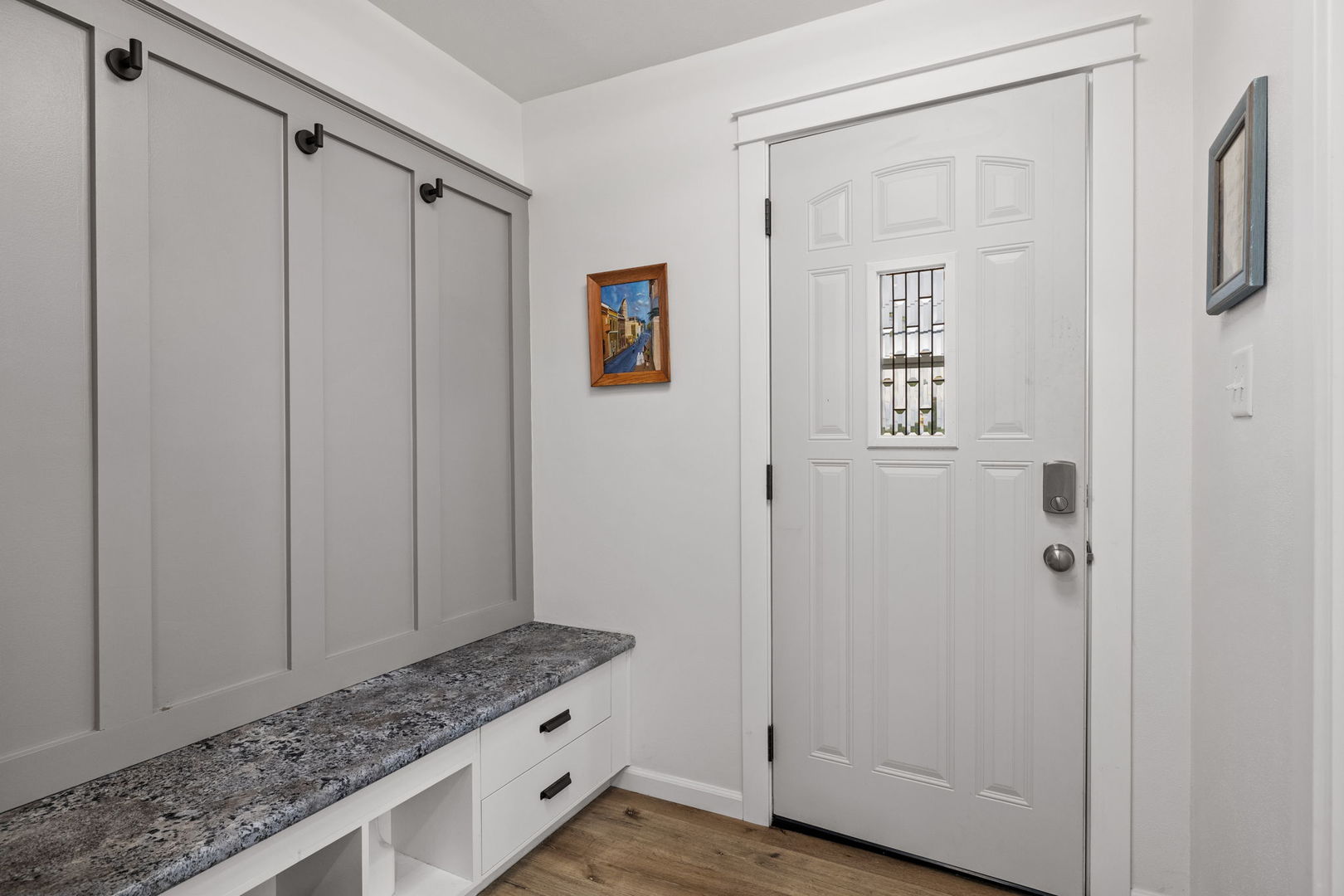 816 S Jefferson Avenue, Dixon, IL 61021