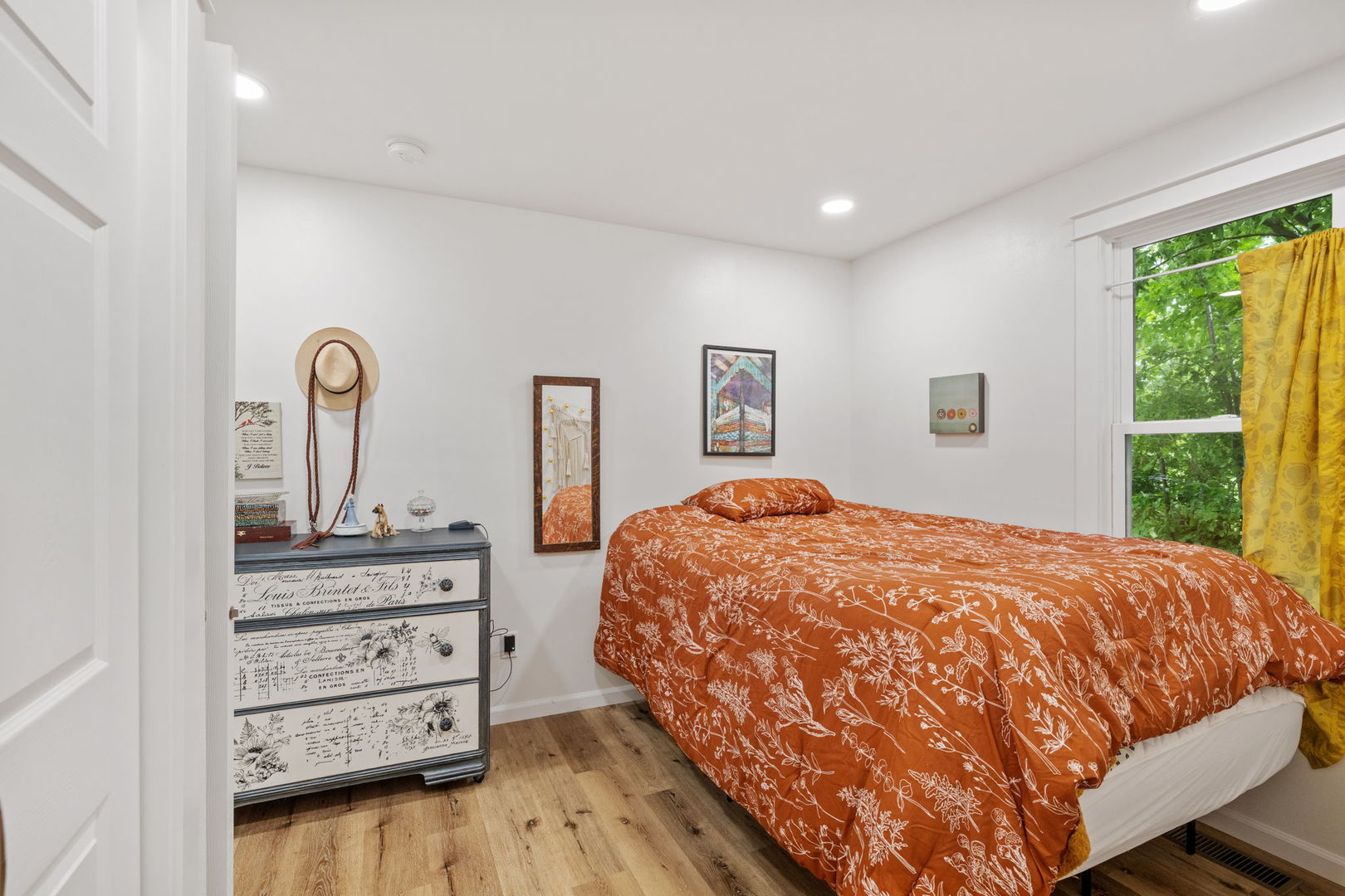 816 S Jefferson Avenue, Dixon, IL 61021