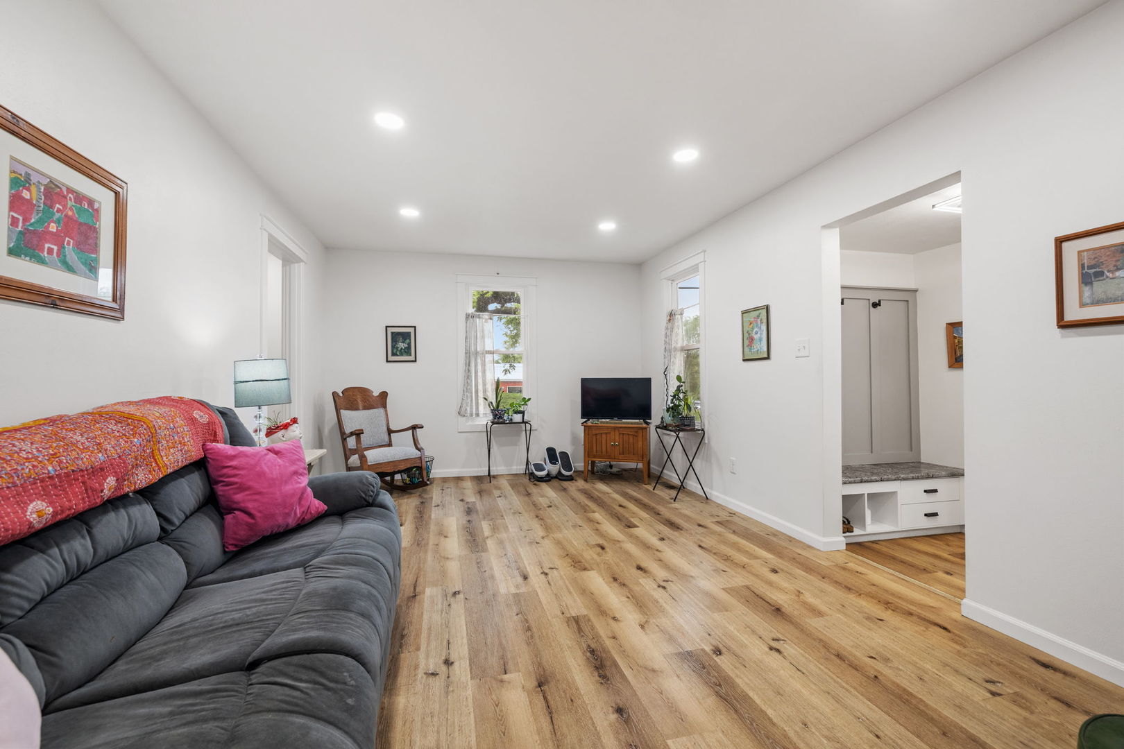 816 S Jefferson Avenue, Dixon, IL 61021