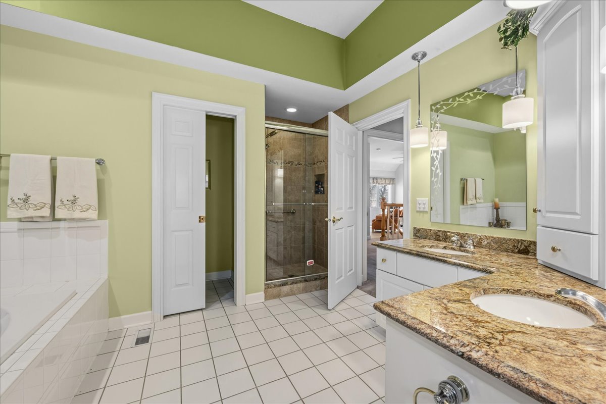 1427 Cress Creek Court, Naperville, IL 60563