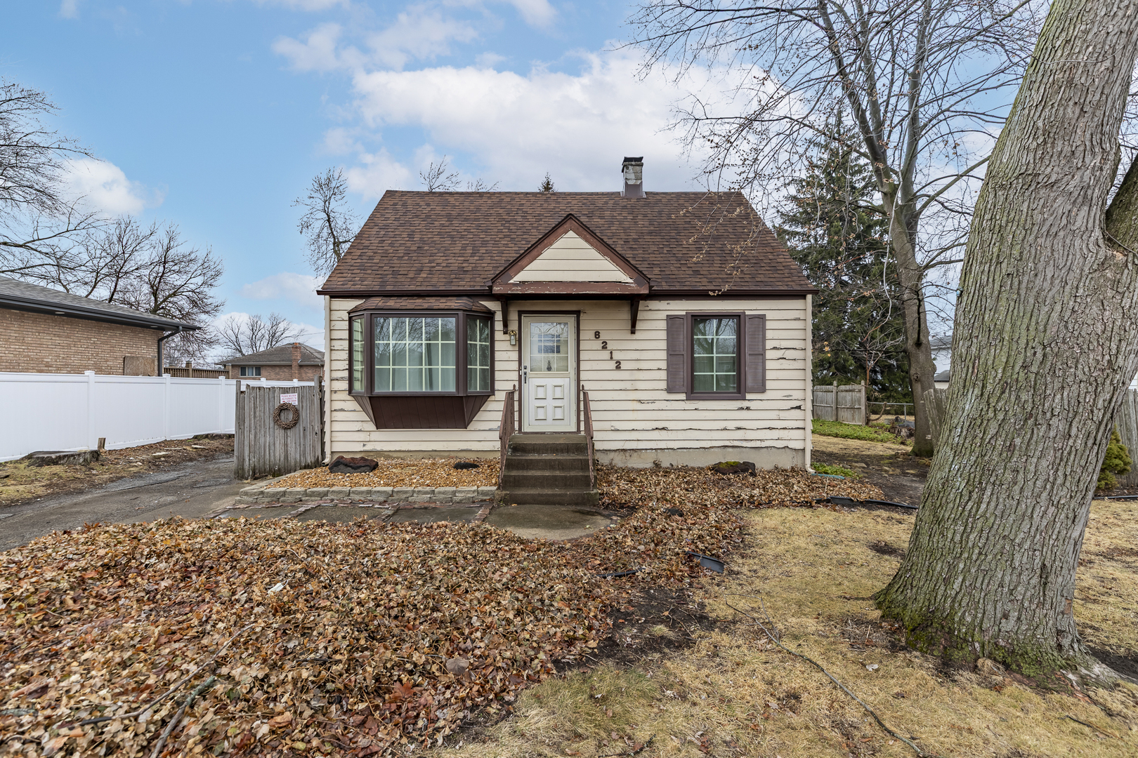 6212 W 92nd Place, Oak Lawn, IL 60453