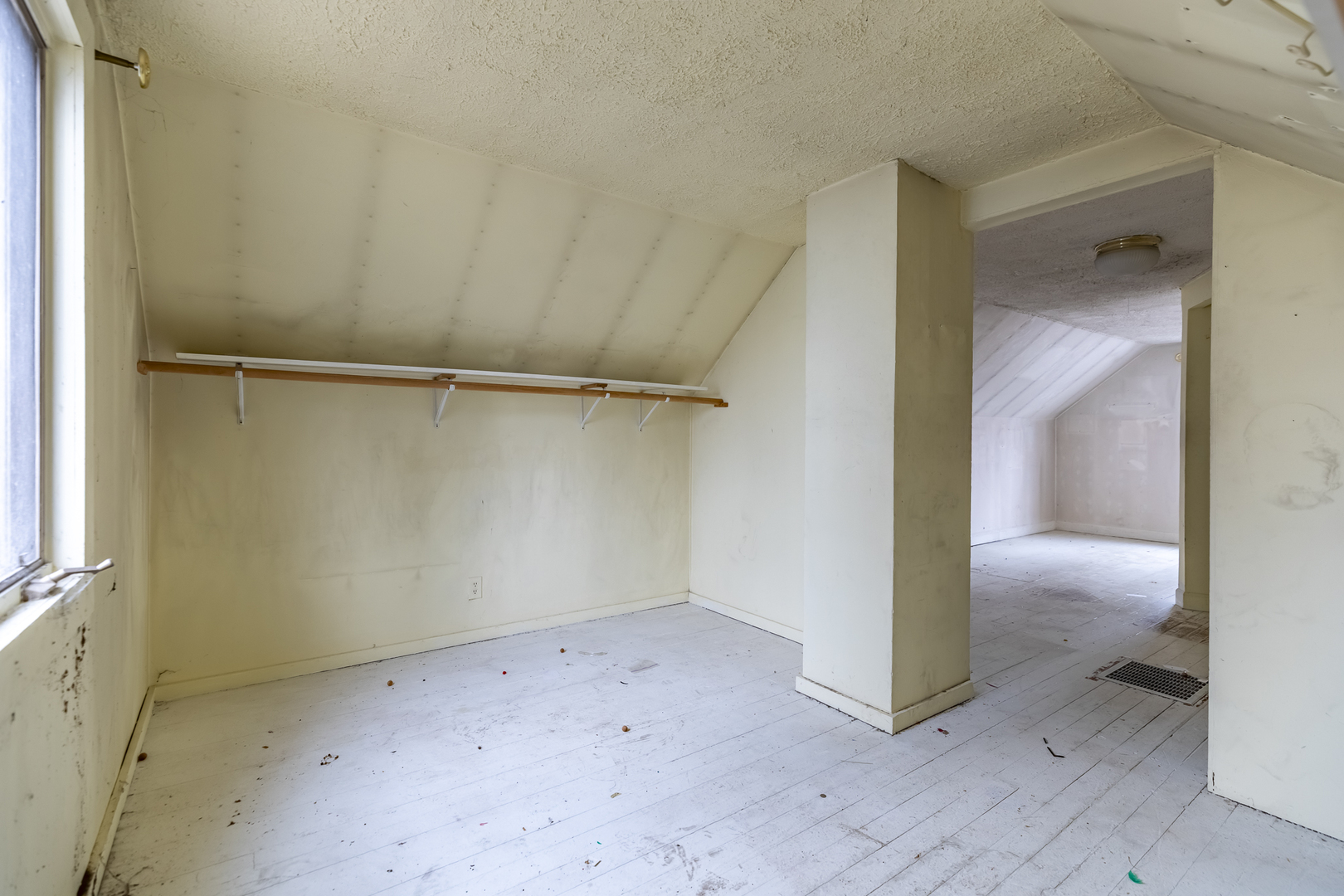 6212 W 92nd Place, Oak Lawn, IL 60453