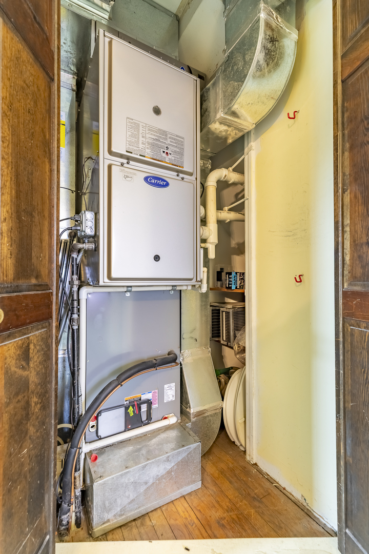 6212 W 92nd Place, Oak Lawn, IL 60453