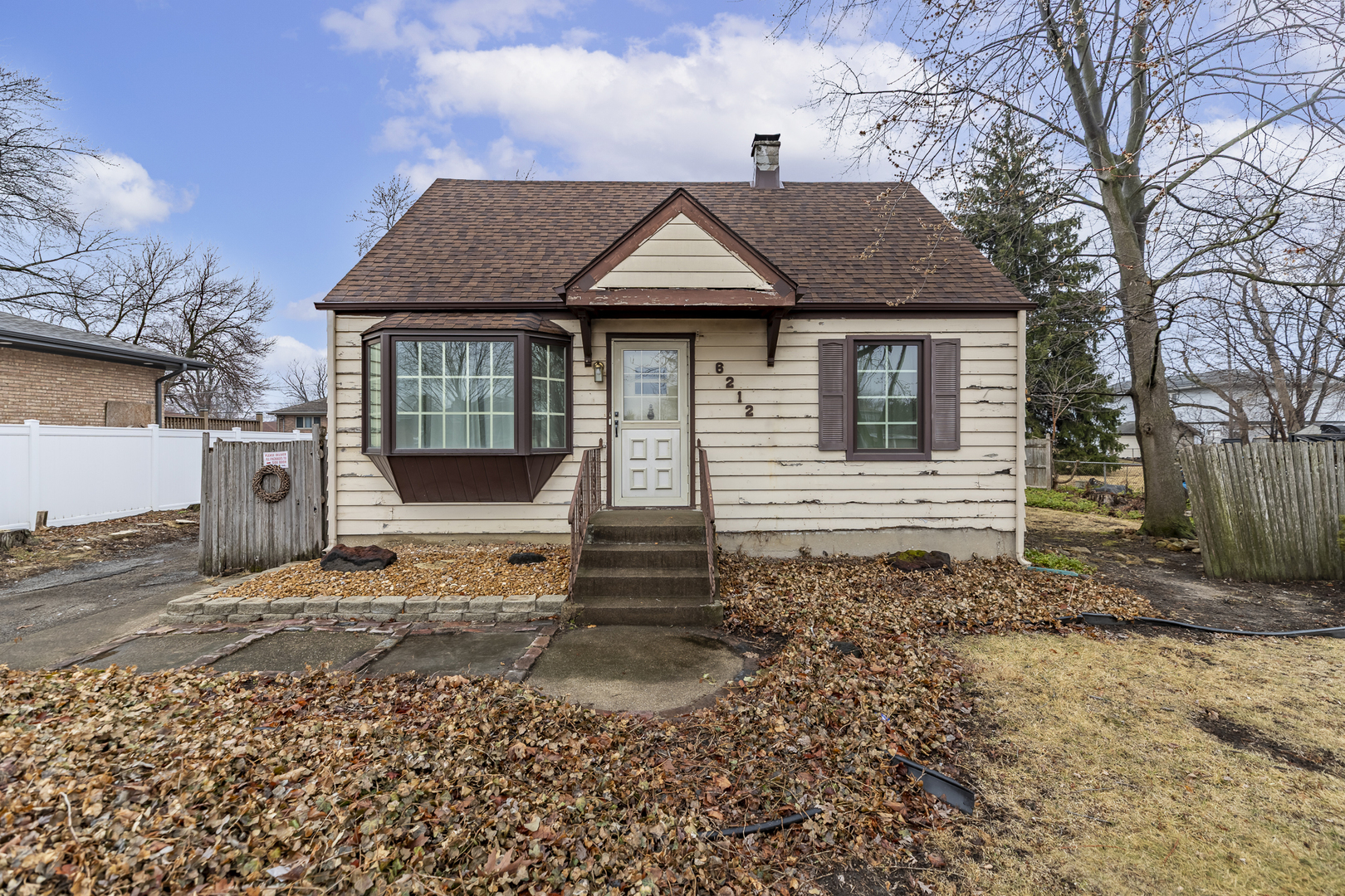 6212 W 92nd Place, Oak Lawn, IL 60453