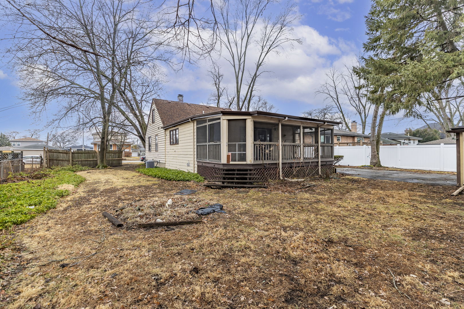 6212 W 92nd Place, Oak Lawn, IL 60453