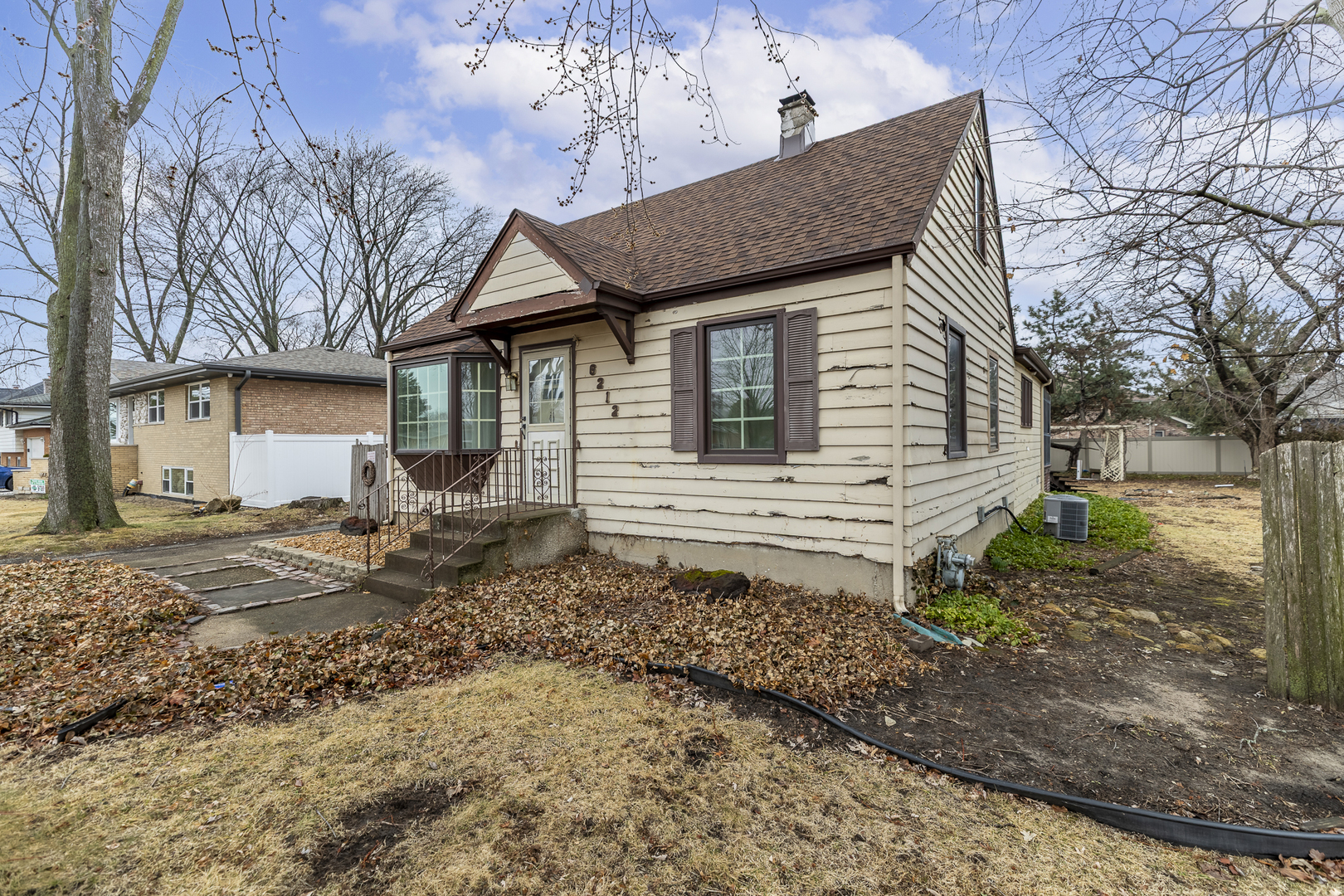 6212 W 92nd Place, Oak Lawn, IL 60453