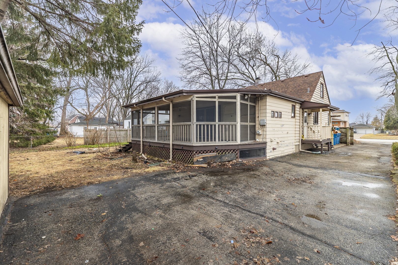 6212 W 92nd Place, Oak Lawn, IL 60453