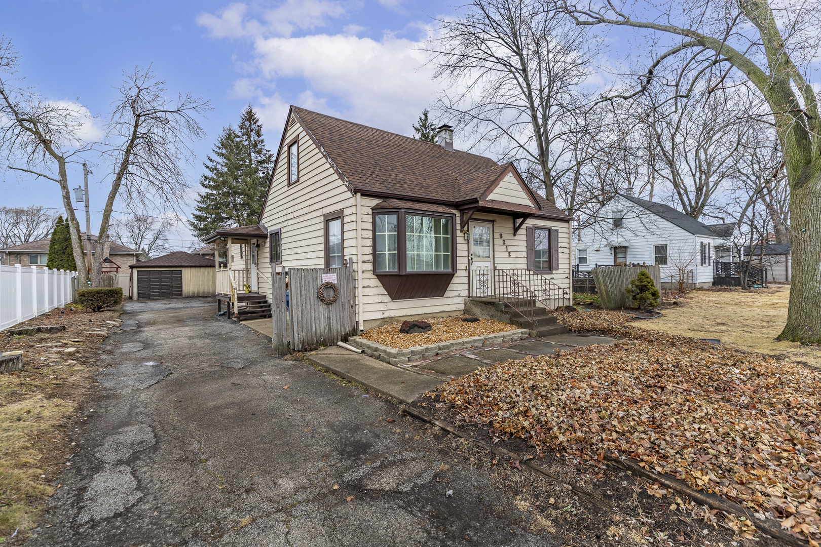 6212 W 92nd Place, Oak Lawn, IL 60453