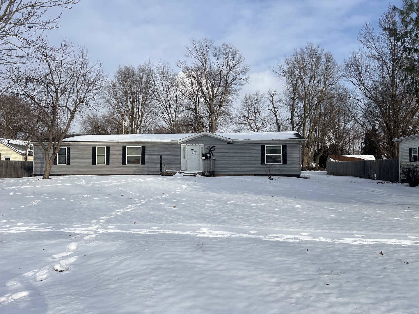 511 S Morgan Street, Mason City, IL 62644