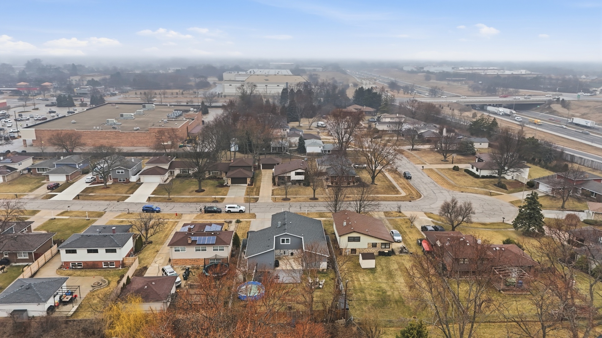 2221 Charmingfare Drive, Woodridge, IL 60517