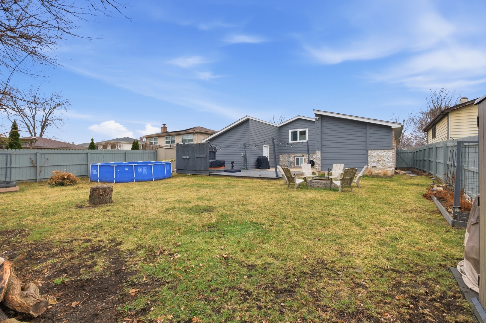 2221 Charmingfare Drive, Woodridge, IL 60517