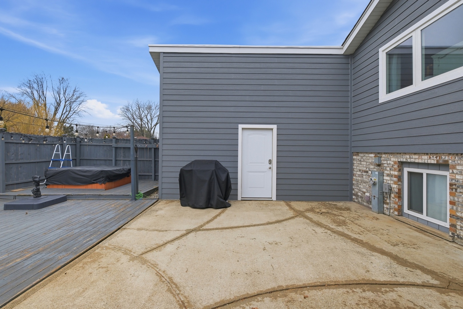 2221 Charmingfare Drive, Woodridge, IL 60517