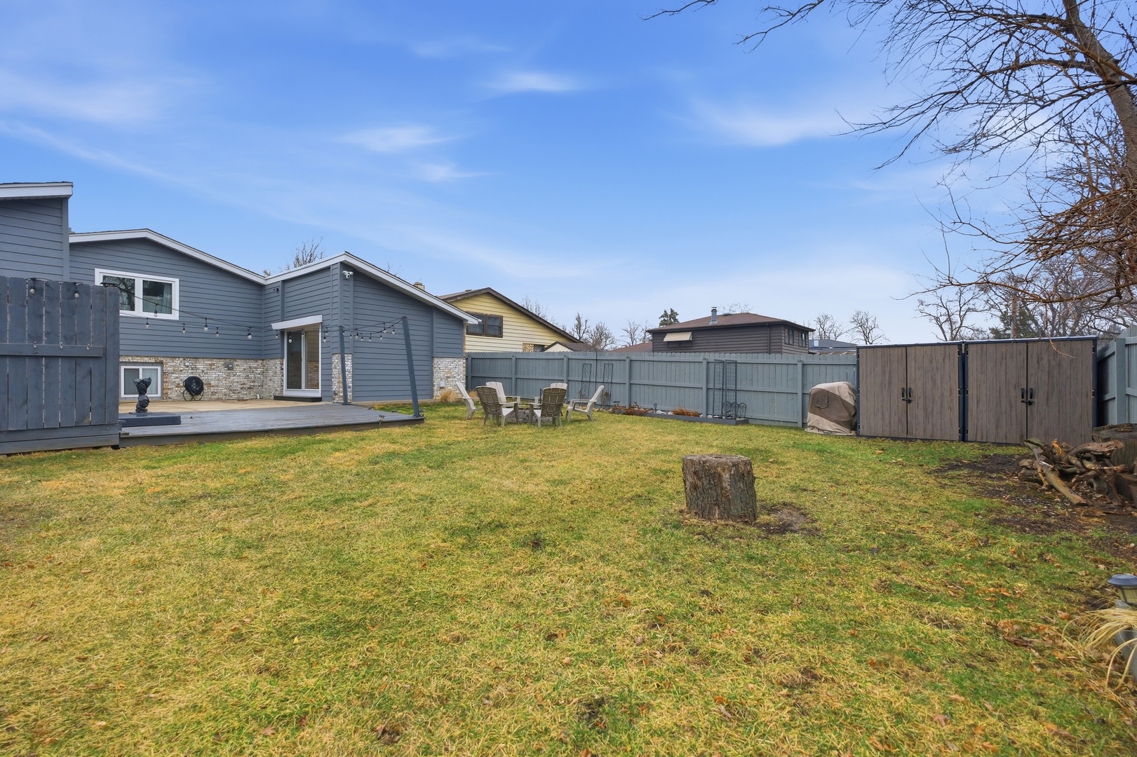 2221 Charmingfare Drive, Woodridge, IL 60517