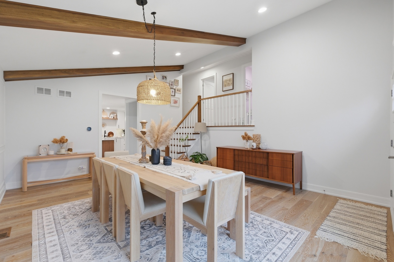 2221 Charmingfare Drive, Woodridge, IL 60517