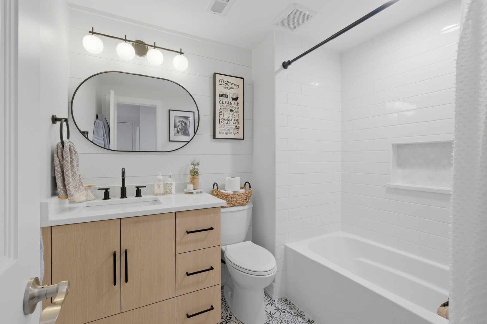 2221 Charmingfare Drive, Woodridge, IL 60517