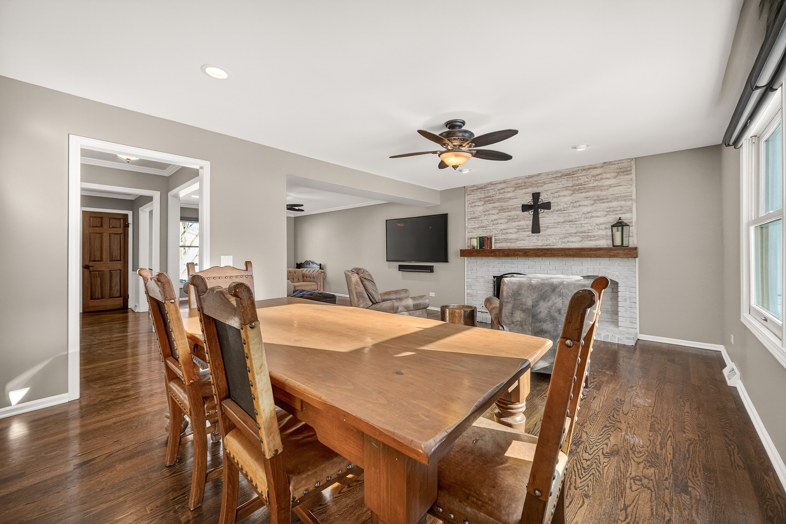 1205 Briergate Drive, Naperville, IL 60563