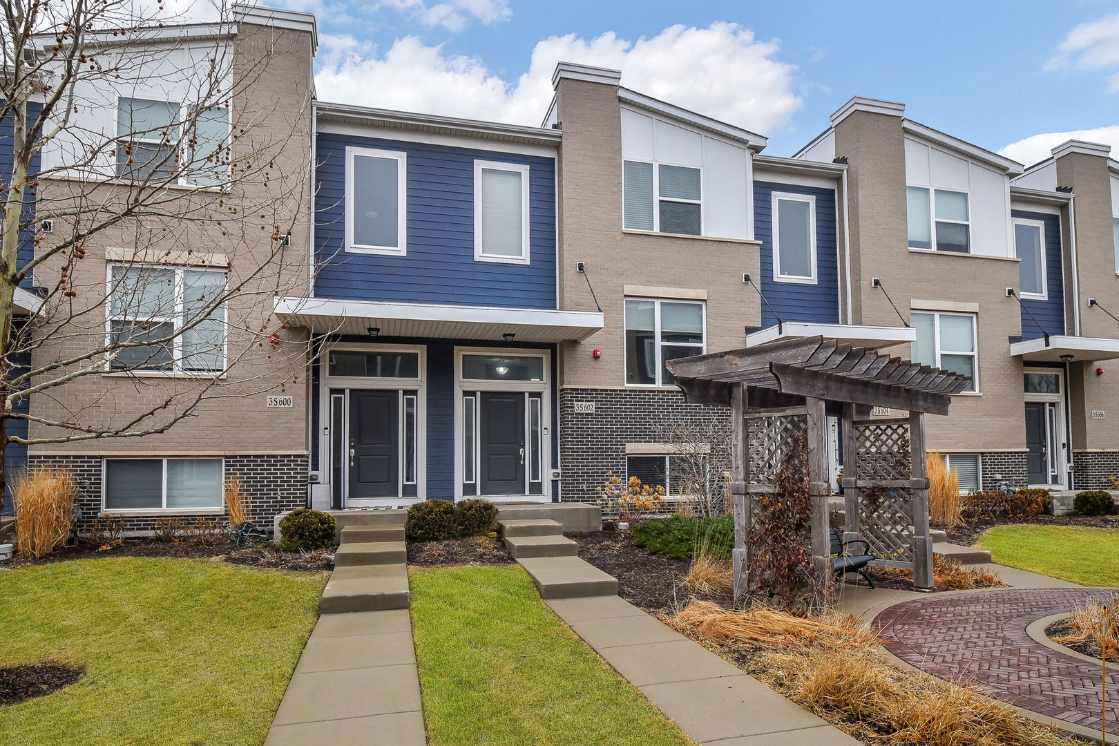 3S602 Everton Drive, Warrenville, IL 60555