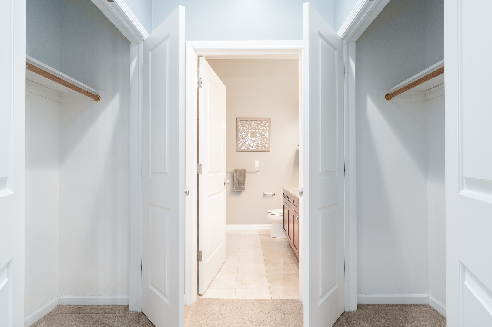 800 W Cornelia Avenue #209, Chicago, IL 60657