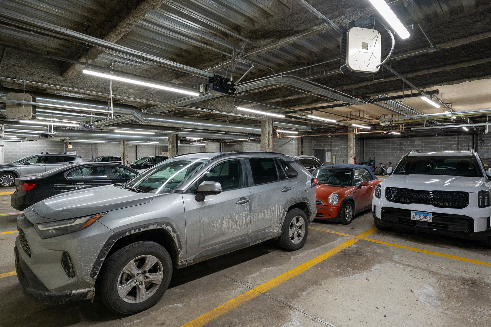 800 W Cornelia Avenue #209, Chicago, IL 60657