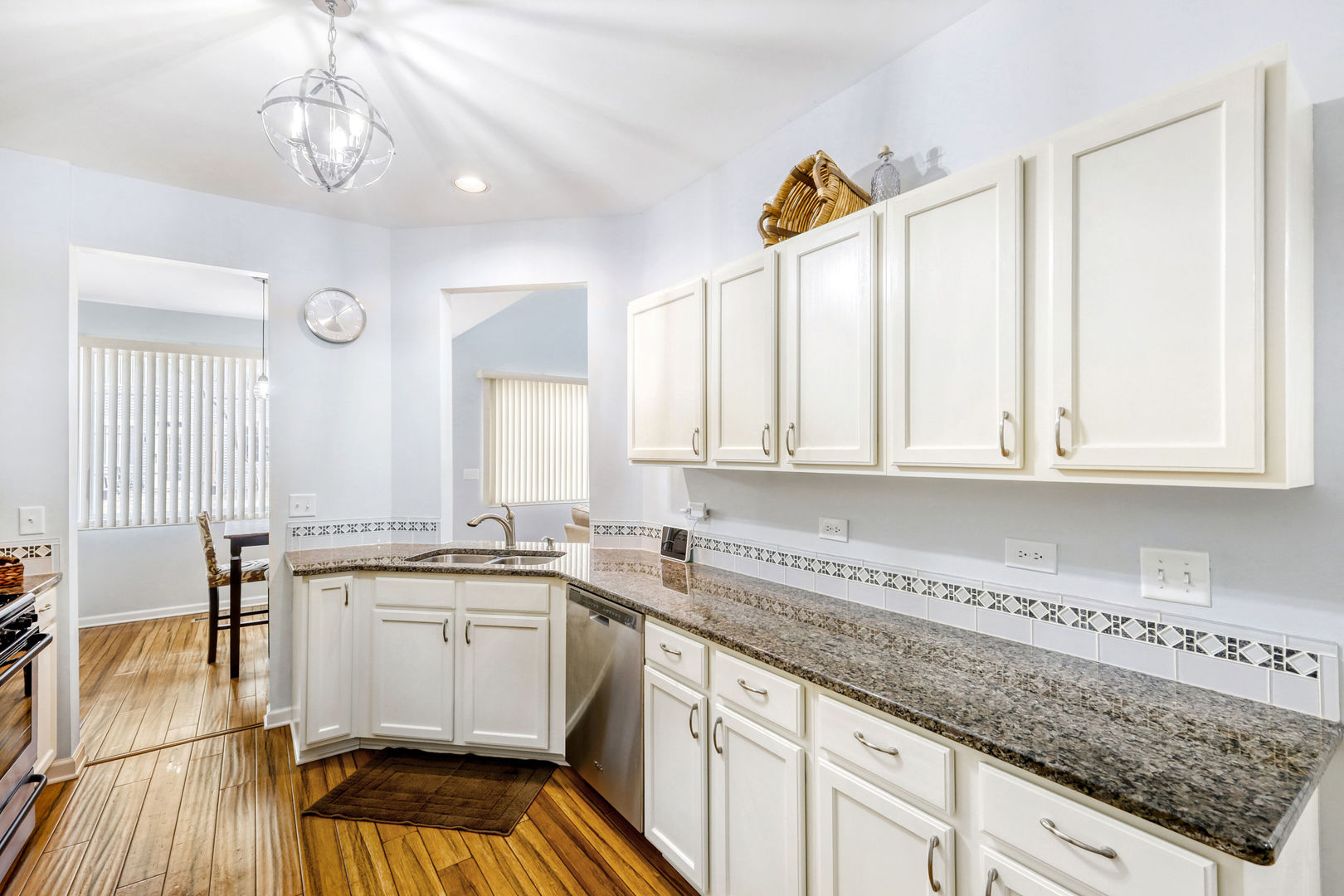 3005 Anton Drive, Aurora, IL 60504