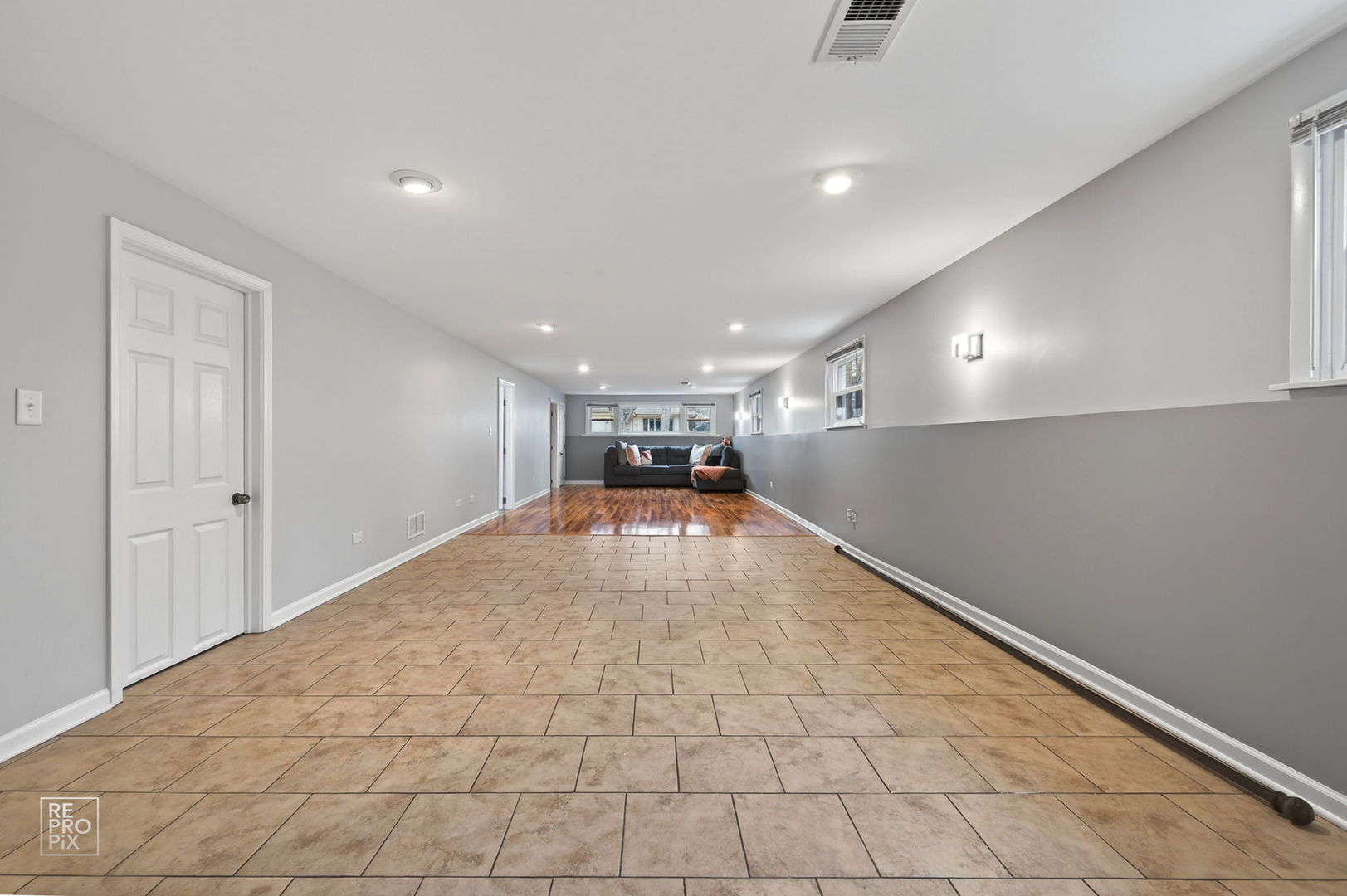 9405 S 69TH Court, Oak Lawn, IL 60453