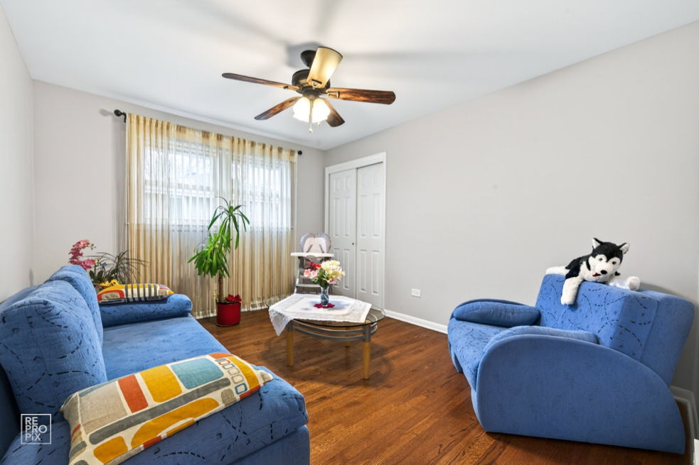 9405 S 69TH Court, Oak Lawn, IL 60453