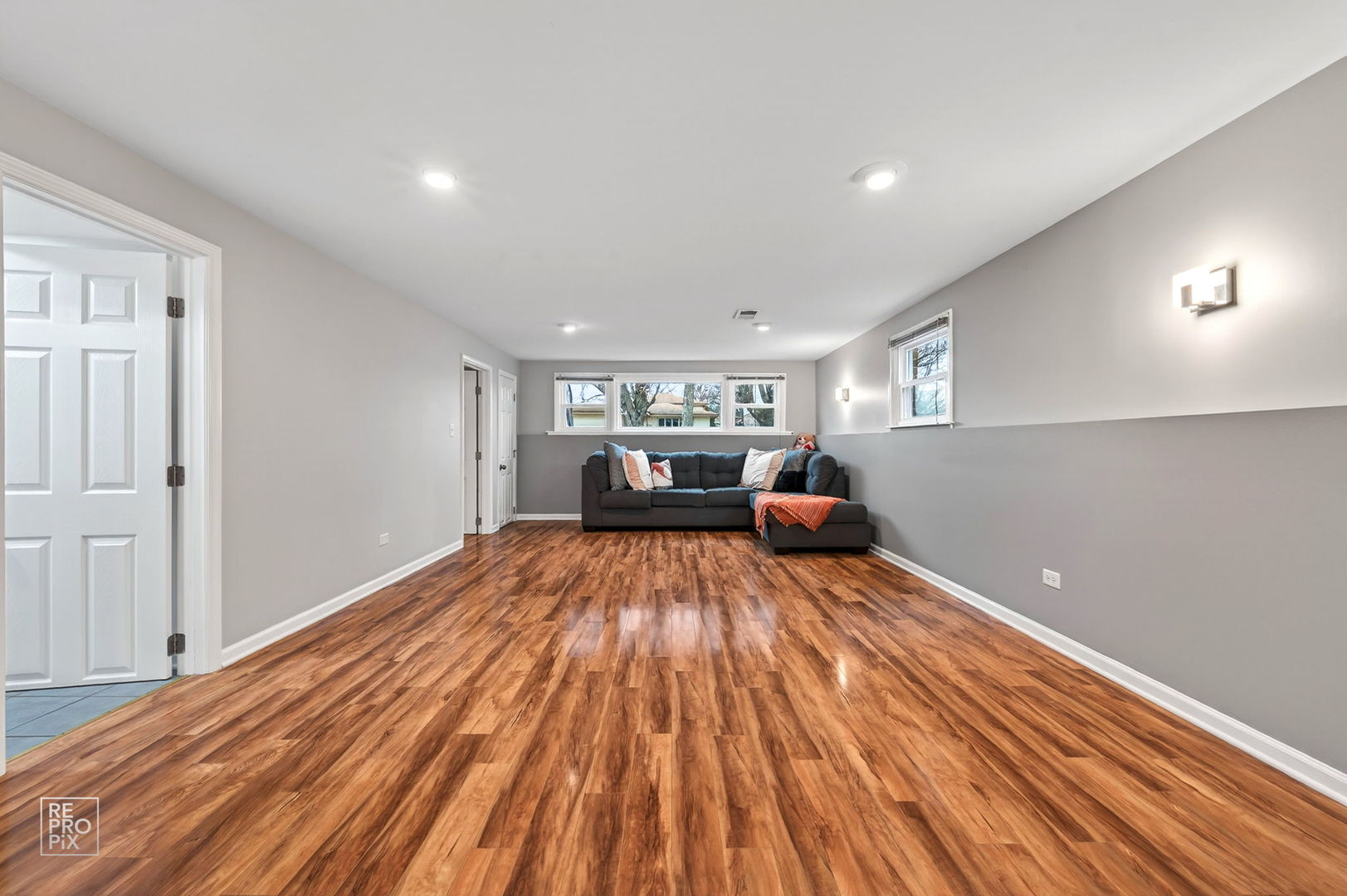 9405 S 69TH Court, Oak Lawn, IL 60453