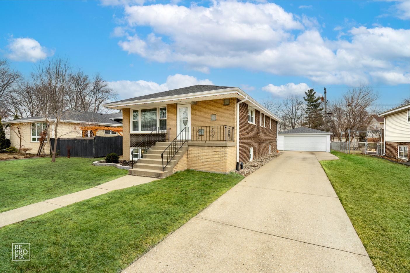 9405 S 69TH Court, Oak Lawn, IL 60453