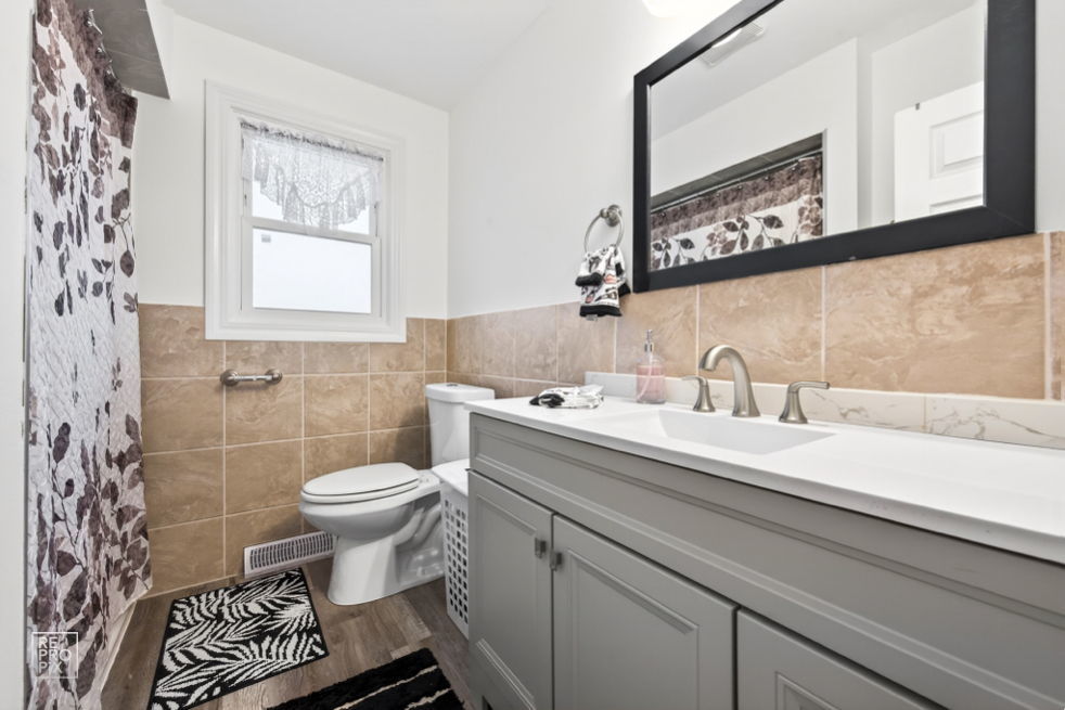 9405 S 69TH Court, Oak Lawn, IL 60453