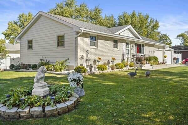 2150 W 95th Avenue, Crown Point, IN 46307